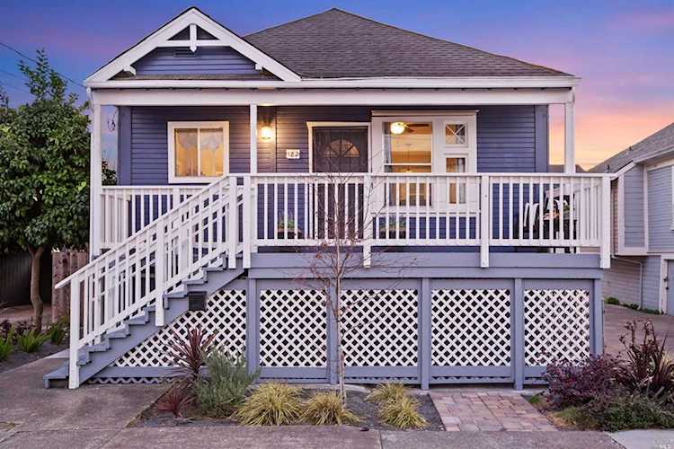 182 Edith Street Petaluma, CA 94952