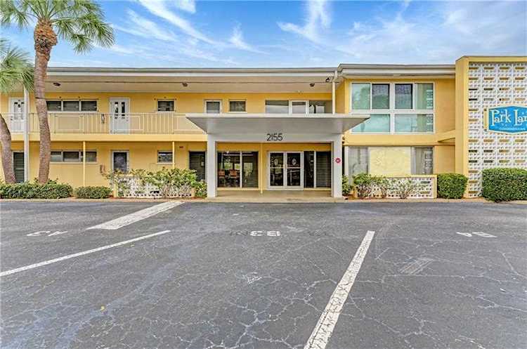 2155 Wood St #B10 Sarasota, FL 34237