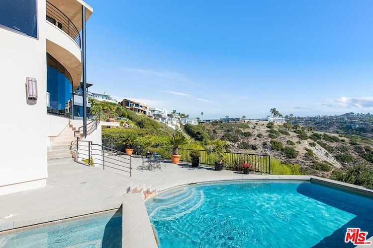 1275 Pacific Avenue Laguna Beach, CA 92651