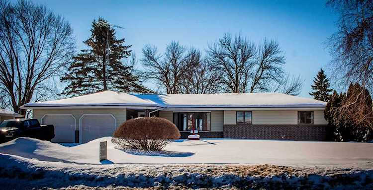 820 E Center St Juneau, WI 53039 | MLS 1902713 Photo 1