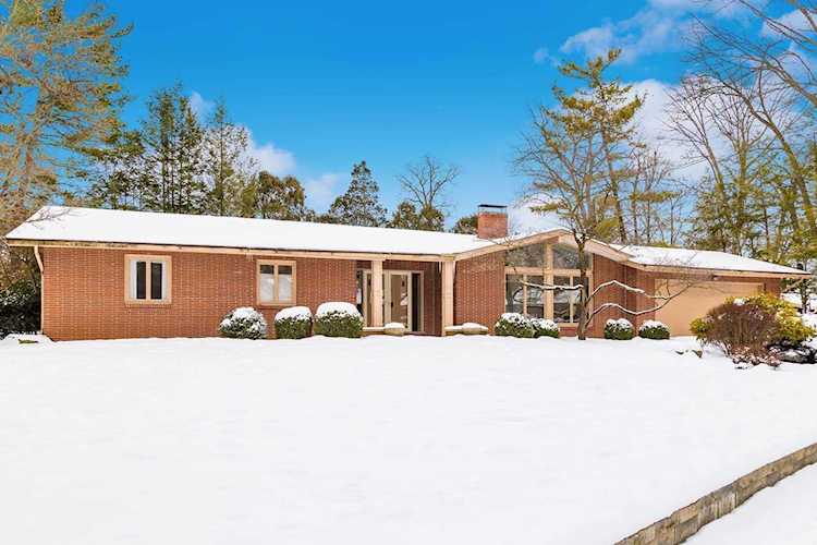 2151 Lytham Road Upper Arlington, OH 43220