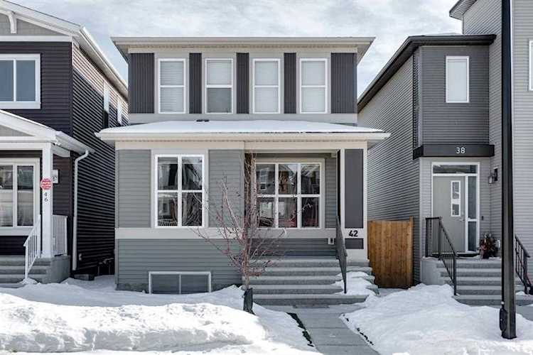 42 Howse Row NE Calgary, AB T3P 1A9