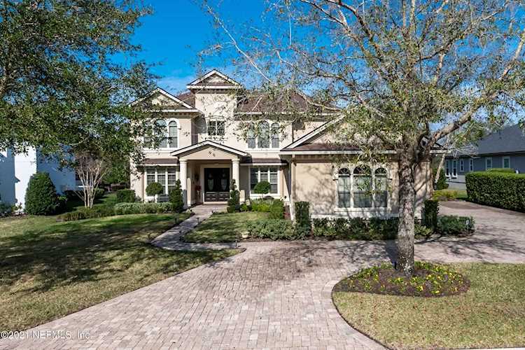 2021 Crown Dr St Augustine, FL 32092