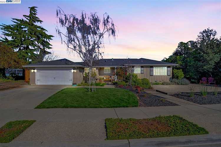 38218 Glenview Dr Fremont, CA 94536