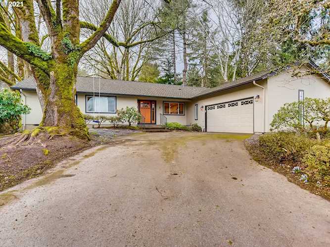 2 Mozarteum Ct Lake Oswego, OR 97035 | MLS 21386392 Photo 1