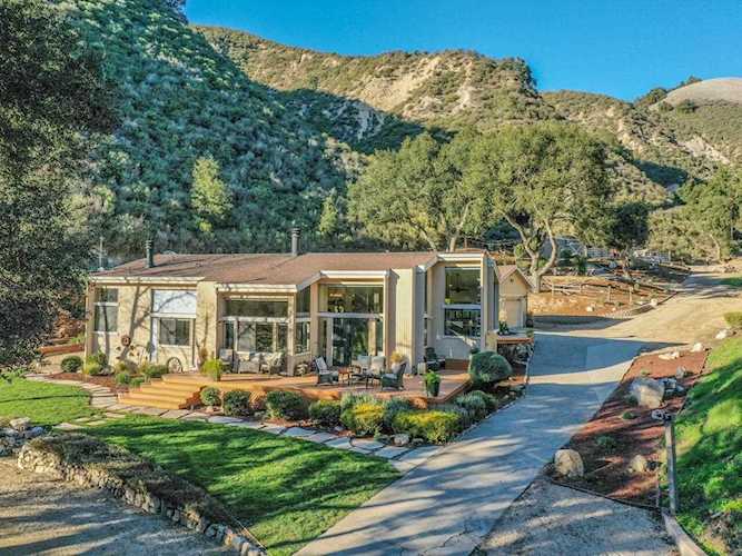 18301 Corral Del Cielo Road Salinas, CA 93908