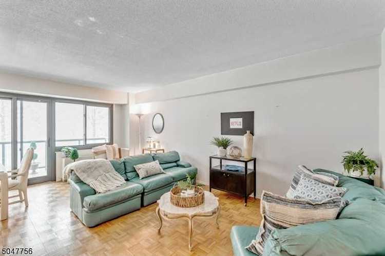 609 W South Orange Ave, 4N South Orange Village Twp., NJ 07079