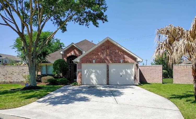 2304 Flagship Ct League City, TX 77573