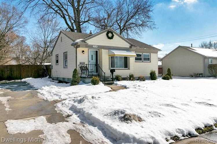 19144 Kinloch Redford Twp, MI 48240