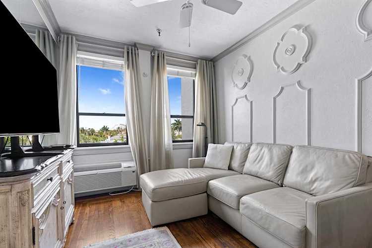 235 Sunrise Avenue #3244 Palm Beach, FL 33480