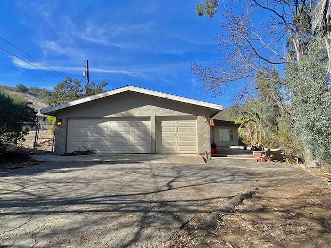 10910 James Hill Dr Lakeside, CA 92040