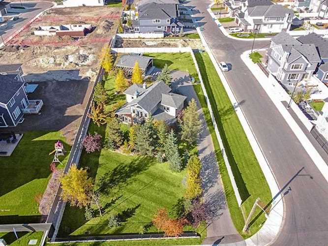 7680 11 Ave SW Calgary, AB T3H 4B4
