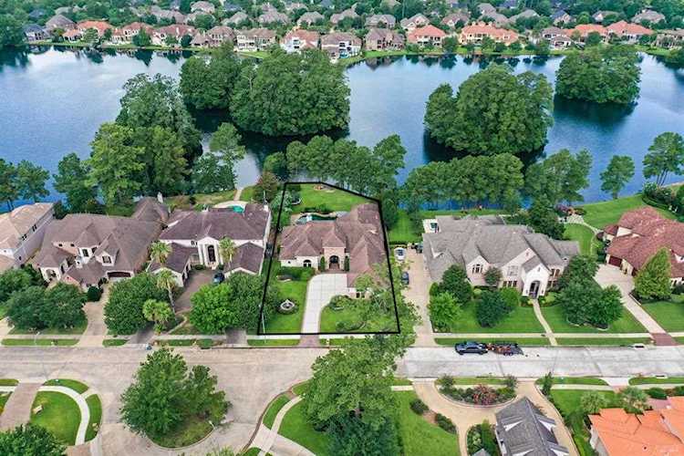 39 Manor Lake Estates Dr Spring, TX 77379