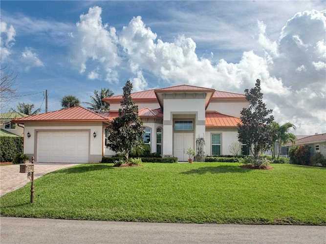 8574 SE Banyan Tree St Hobe Sound, FL 33455