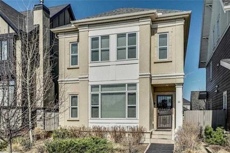 11 Beny-Sur-Mer Rd SW Calgary, AB T3E 7M6