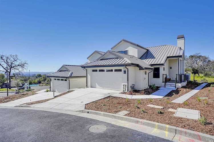 4406 Bally Bunion Lane Santa Rosa, CA 95403