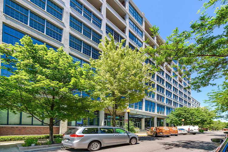 900 N Kingsbury St #911 Chicago, IL 60610