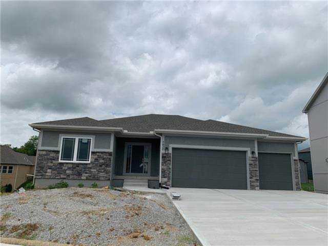 7430 Douglas Ct Parkville, MO 64152