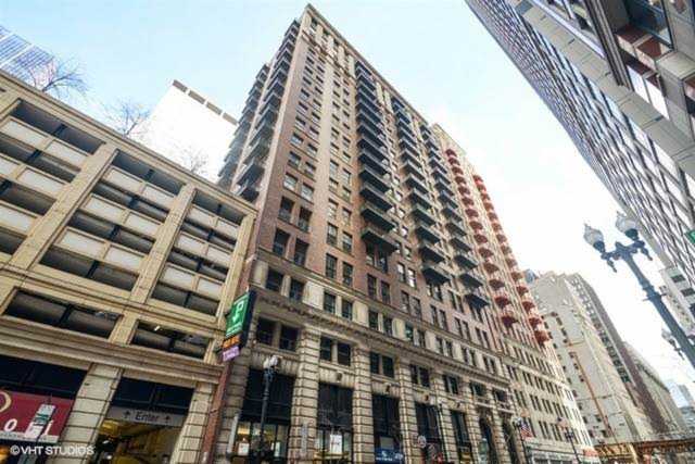 212 W Washington St #1607 Chicago, IL 60602 | MLS 11004653 Photo 1