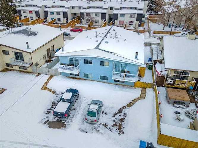1219 43 St SE Calgary, AB T2A 5E5