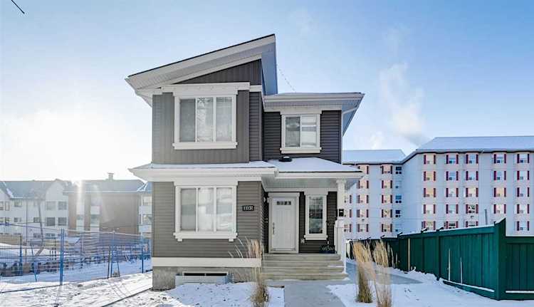 11131 85 Avenue Edmonton, AB T6G 0W7