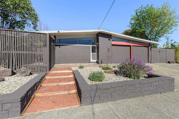 768 Del Ganado Road San Rafael, CA 94903