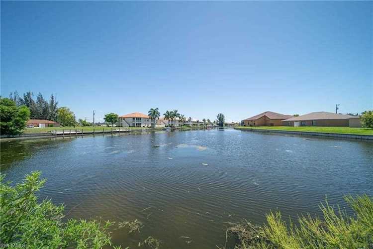 319 W Nicholas Parkway #202 Cape Coral, FL 33991 | MLS 220046150 Photo 1