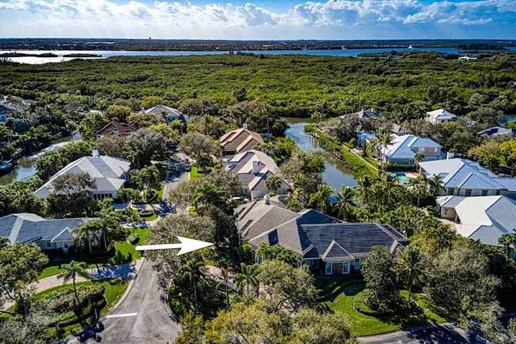 105 Waterway Ln Vero Beach, FL 32963