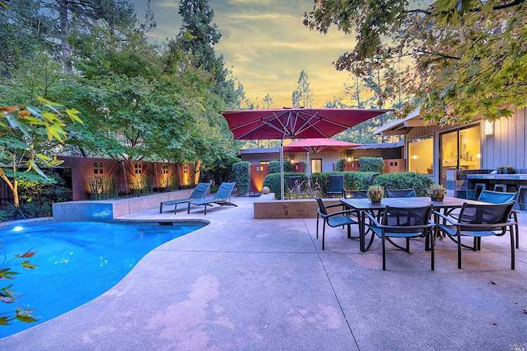 188 Knoll Place St. Helena, CA 94574