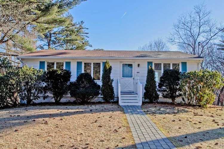 1217 Calkins Rd Palmer, MA 01069 | MLS 72779141 Photo 1