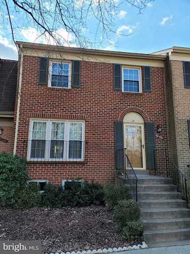 10261 Braddock Rd Fairfax, VA 22032