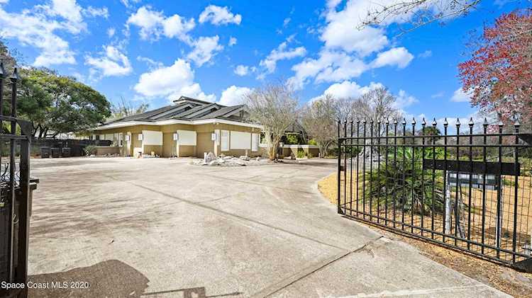 2900 Kingfisher Way Mims, FL 32754