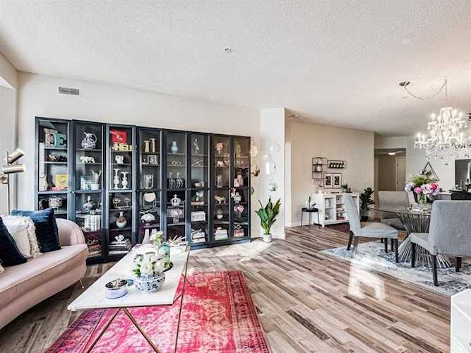838 19 Ave SW #213 Calgary, AB T2T 6H2