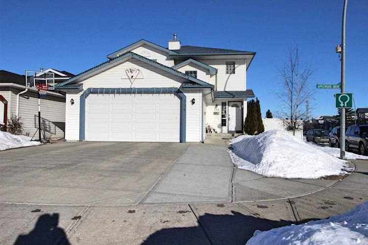 794 Applewood Dr SE Calgary, AB t2a 7t7
