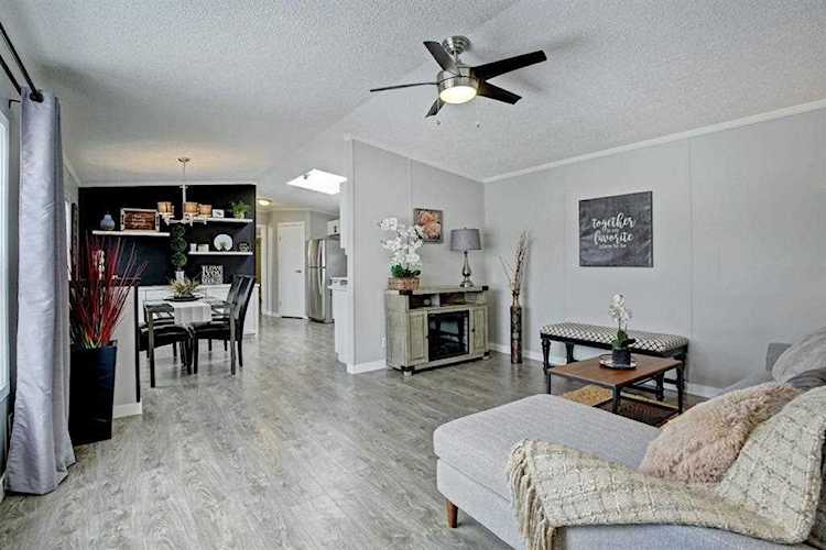 6724 17 Ave SE #28 Calgary, AB T2A 0W5