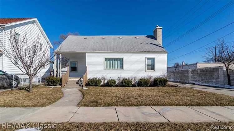 5685 Westpoint St Dearborn Heights, MI 48125 | MLS 2210012451 Photo 1