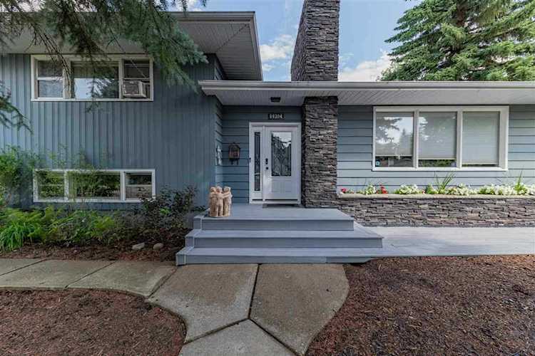 14304 Mackenzie Drive Edmonton, AB T5R 5V7