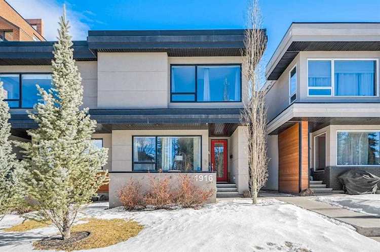 1916 25A St SW #1 Calgary, AB T3E 1Y5