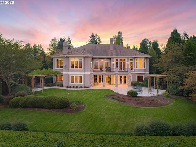 18277 Crestline Dr Lake Oswego, OR 97034