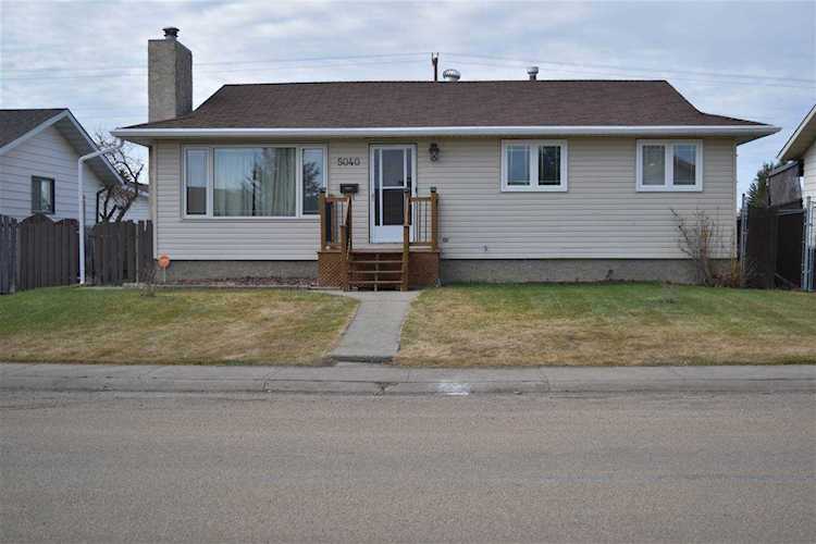 5040 47 Street Lamont, AB T0B 2R0