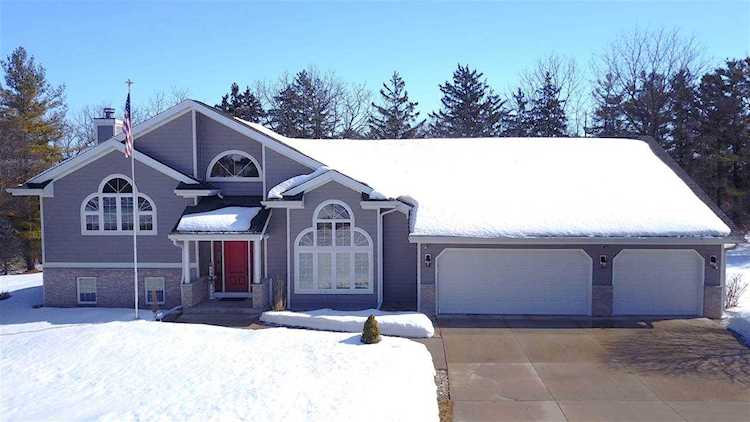 2812 N Arabian View Dr Janesville, WI 53545