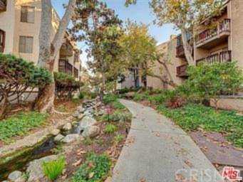 8211 Summertime Lane Culver City, CA 90230