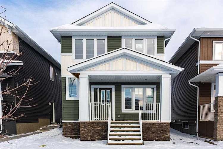 414 Redstone Dr NE Calgary, AB T3N 0R1