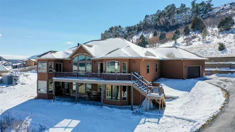 5608 Country Club Dr Larkspur, CO 80118