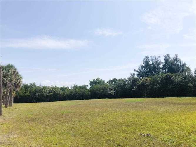 4972 Ocean Blvd Sarasota, FL 34242