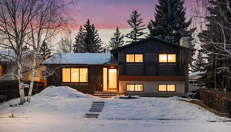 4803 Verona Dr NW Calgary, AB T3A 0P5
