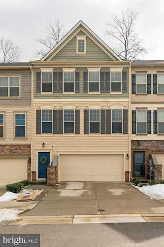 9035 Endicott Place Lorton, VA 22079 | MLS ® VAFX1181186 Photo 1