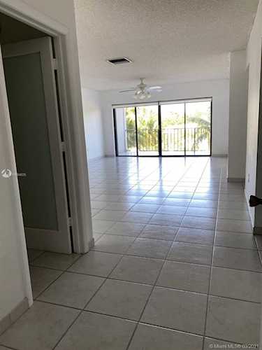 575 Crandon Blvd #413 Key Biscayne, FL 33149