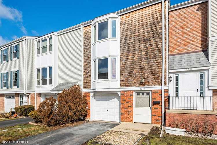 2210 Langdon Place Hoffman Estates, IL 60169
