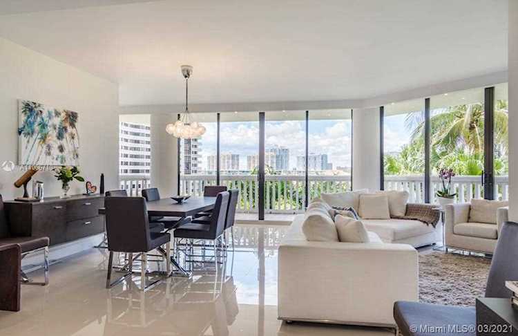 2000 Island Blvd #506 Aventura, FL 33160